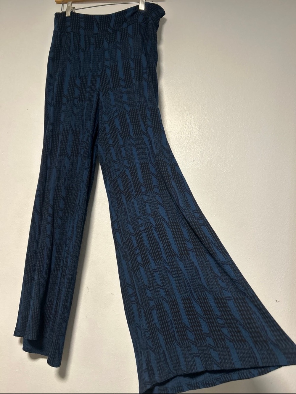 Kamohoaliʻi High Waist Wide Leg Pants size M/L Blue Black